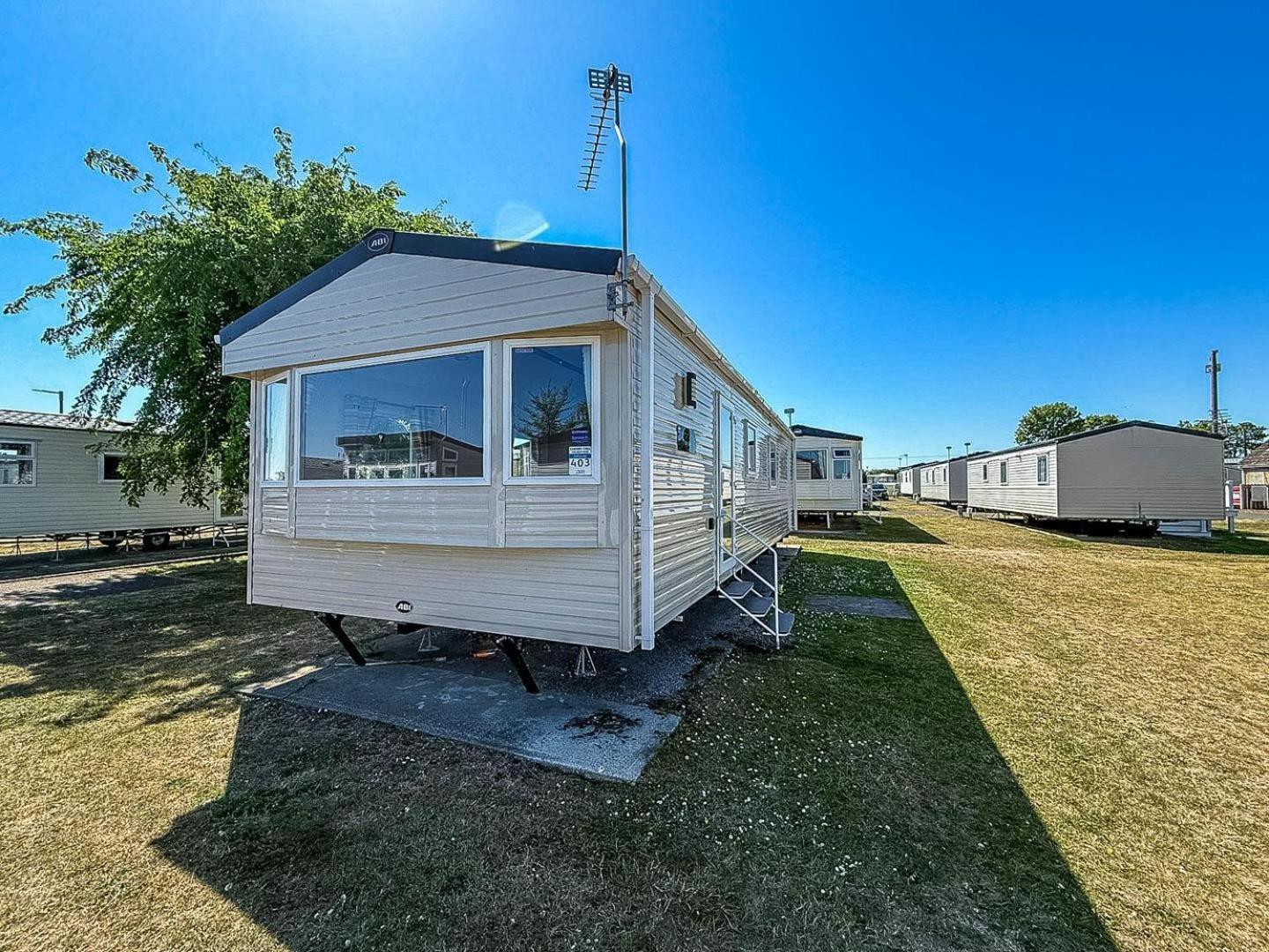 Lovely 6 Berth Caravan At Cherry Tree Park, Ref 70403c Campsite Great Yarmouth